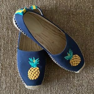Women’s Vera Bradley Pineapple Espadrilles Size 8